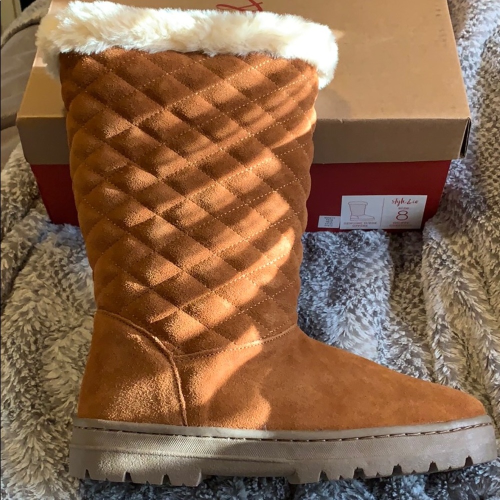 Cutie Chestnut boots